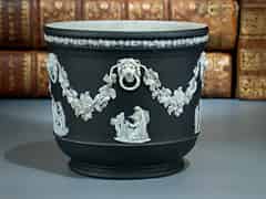 Detail images: Wedgewood-Cache-pot