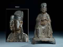 Detail images: Chinesische Bronzestatuette