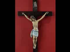 Detailabbildung: Holzkreuz mit geschnitztem Corpus Christi