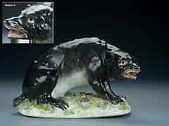 Detail images: Meissener Porzellan-Figur eines Braunbären