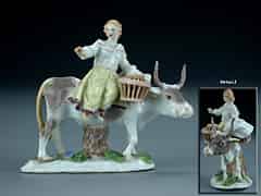 Detailabbildung: Meissener Figurengruppe einer Hirtin auf einer Kuh reitend