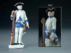 Detailabbildung: Meißener Porzellanfigur aus der Militärparade: Sächsischer Musketier