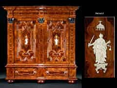 Detail images: Braunschweiger Barockschrank mit Elfenbeineinlagen
