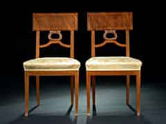 Detailabbildung: Paar Stühle