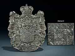 Detailabbildung: Großes Wappen in Silber