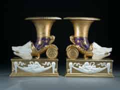 Detailabbildung:  Paar seltene Füllhörner aus Sèvres