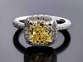 Detailabbildung:   Fancy Yellow Diamantring