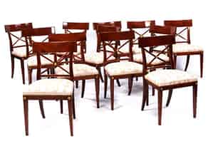 Detailabbildung:   Satz von zwölf Stühlen im klassizistischen Stil