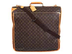 Detailabbildung:   Louis Vuitton Kleidersacktasche „Portable Cabin“