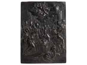 Detailabbildung:  Bronzerelieftafel mit Darstellung der Anbetung der Hirten