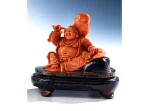 Detail images:  Korallenschnitzerei mit Darstellung eines lachenden Buddhas