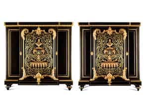 Detail images:  Zwei außergewöhnliche Halbschränke mit Boulle-Einlagen im Louis XIV-Stil mit unterschiedlichen Möbelbreiten 