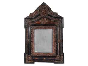 Detail images:   Spiegel mit reichen Schildpatt- und Reliefauflagen