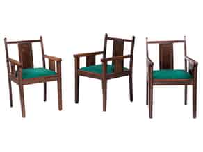 Detailabbildung:   Satz von drei Stühlen