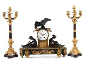 Detailabbildung:  Große Kamingarnitur mit Uhr und zwei Kandelabern