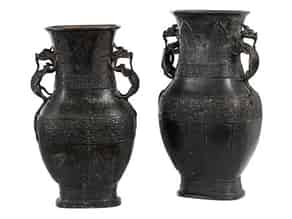Detail images:  Zwei chinesische Vasen