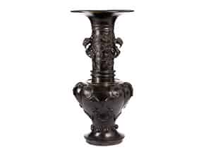 Detailabbildung:   Bronze-Vase