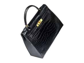 Detail images:  Hermès Kelly Bag 32 cm „Black“