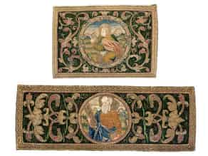 Detailabbildung:   Zwei Goldstickereibilder mit Darstellungen der Evangelisten Johannes und eines nicht näher zu bestimmenden Kirchenlehrers