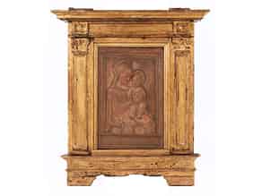 Detailabbildung:   Relief mit Madonna und Kind 