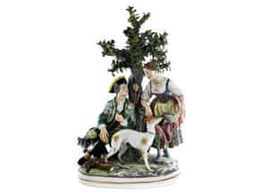 Detailabbildung:  Porzellanfigurengruppe: Höfischer Jäger mit Hunden und eine Magd unter einem Baum