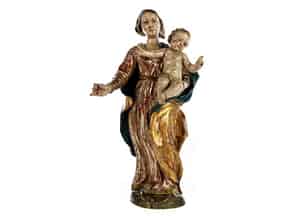 Detailabbildung:  Schnitzfigur einer Madonna mit Kind