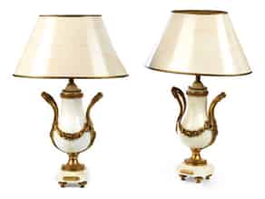 Detailabbildung:  Paar Tischlampen mit Kaminvasenfuß
