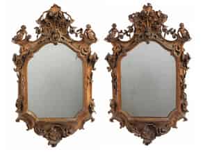 Detailabbildung:   Paar äußerst fein und qualitätvoll geschnitzte Rokoko-Spiegelrahmen