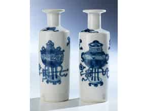 Detailabbildung:  Paar kleine Kangxi-Flaschenvasen