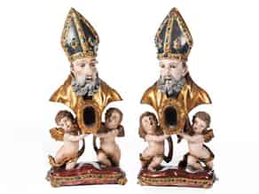 Detailabbildung:  Paar große Reliquienbüsten heiliger Bischöfe