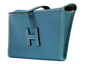 Detail images:  Hermès Jige Clutch „Jeansblau“