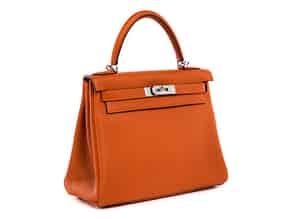 Detail images:  Hermès Kelly Bag 28 cm „Orange“