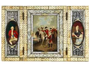 Detailabbildung:  Triptychon-Elfenbeinmalerei in reich dekoriertem Elfenbein-, Bein- und Perlmuttrahmen