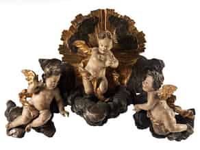Detail images:  Altarbekrönung mit drei Putti