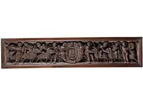Detail images:  Relief mit Wappen und Puttendekor