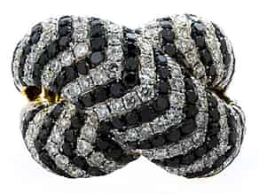Detail images:  Moderner Brillantring mit schwarzen und weißen Diamanten