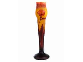 Detailabbildung:  Vase mit Liliendekor, signiert „Daum“