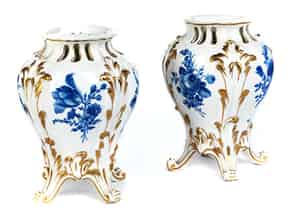 Detail images:  Zwei seltene Meißener Potpourri-Vasen