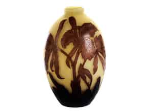 Detail images:  Vase mit Liliendekor, signiert „A. de Latte“
