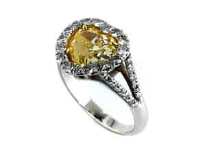 Detailabbildung:  Fancy vivid yellow Diamant-Herzring