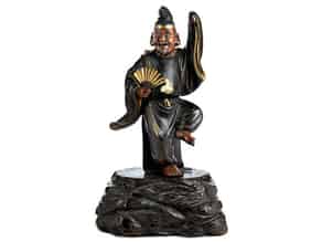 Detail images:  Japanische Bronzefigur einer tanzenden männlichen Gestalt