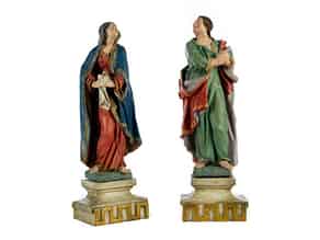 Detailabbildung:  Paar Schnitzfiguren: Maria und Johannes als Assistenzfiguren einer Kreuzgruppe aus dem Bildhauerkreis der Familie Schwanthaler