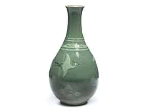 Detail images:  Koreanische Seladon-Vase mit Kranichen