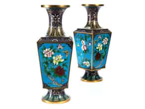 Detail images:  Paar große Cloisonné-Vasen