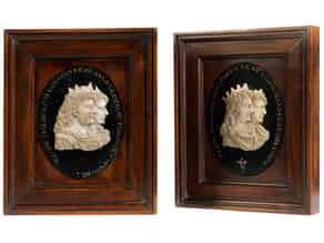 Detailabbildung:  Paar Herrscherbildnisse in Marmorreliefarbeit über schwarzer hochovaler Marmorplatte mit Umschriften