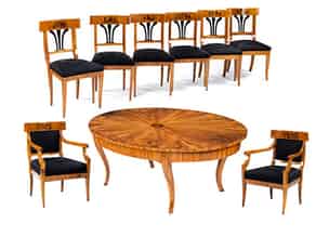 Detailabbildung:  Sitzgarnitur mit Tisch, Stühlen und Armlehnstühlen