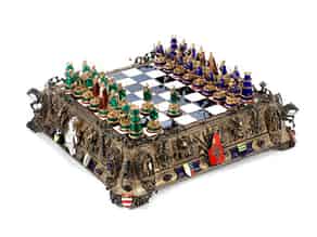 Detail images:  Großer Schachspielkasten in Silber und Email