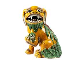 Detail images:  Porzellanfigur einer Löwin