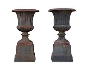 Detail images:  Paar gusseiserne Vasen