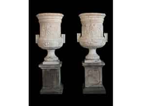 Detail images:  Paar Vasen in Marmor